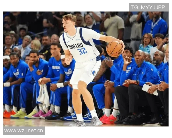 弗拉格首次尝试大个子阵容自信与浓眉共担后卫角色