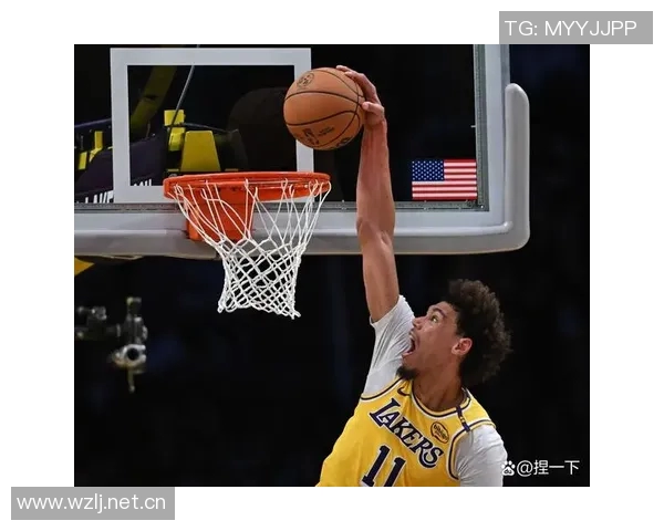 莫布里表现出色却难救主15投8中斩获21分11篮板5助攻三分球精准罚球失准